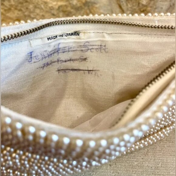 Vintage 1950s beaded faux pearl purse clutch with silver stripes and zipper - Picture 4 of 15